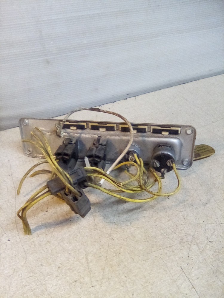 Freightliner FLD Ignition Dash Panel W/ Key