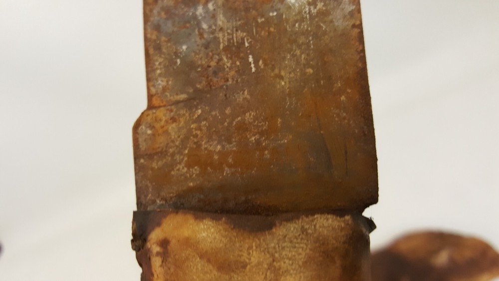Knife & handmade pigskin leather sheath