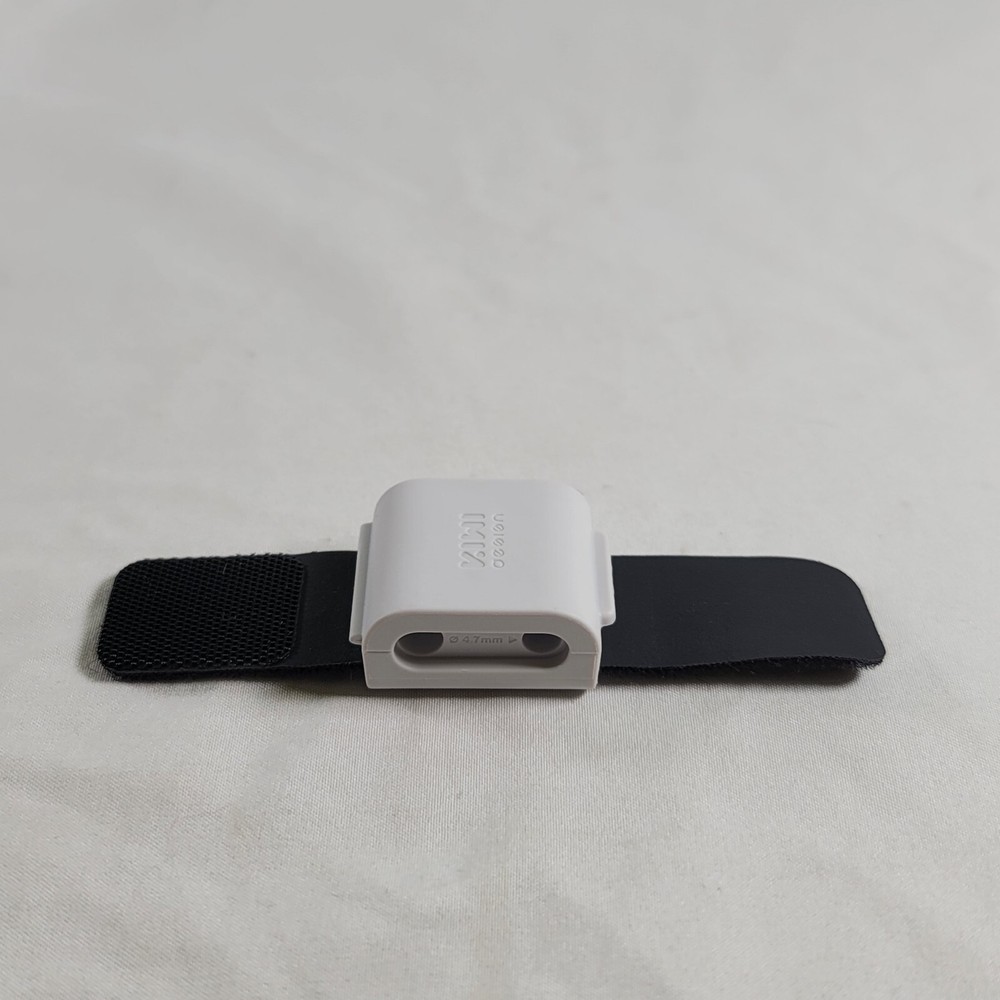 Kiwi Design Oculus Quest Replacement Part- Cord Audio Jack Protector Clip Strap