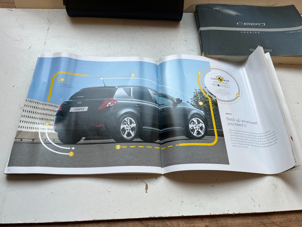 KIA CEED 2007-2012 HANDBOOK AND WALLET