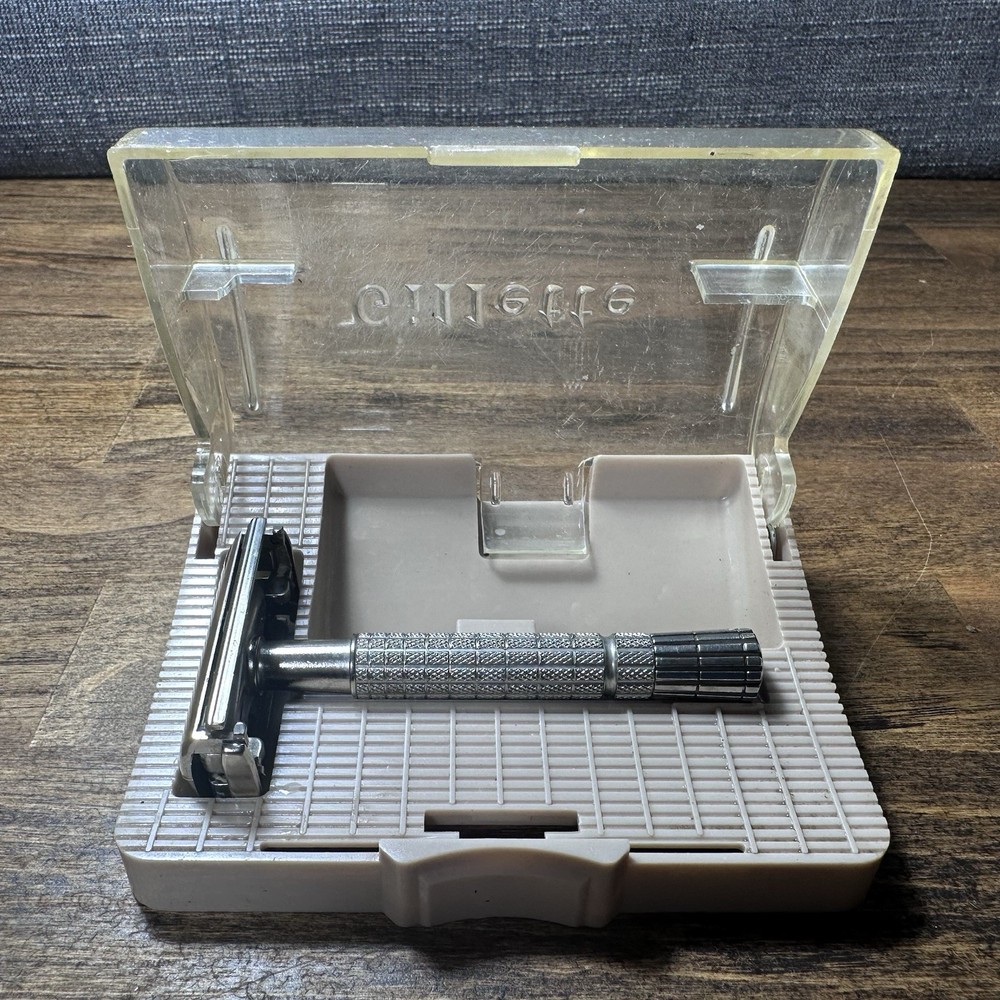 Vintage 1950’s Gillette Razor With Plastic Case & Extras