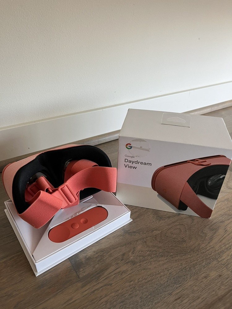 Google Daydream View Virtual Reality Headset VR w/Controller