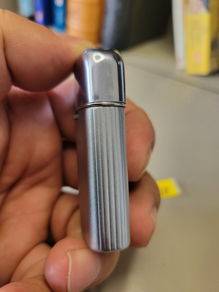 Vintage Ronson Varaflame Windlite Flip Lighter (WORKING)