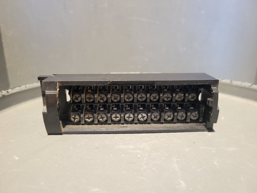 Allen Bradley Plug, NO COVER, TBNH