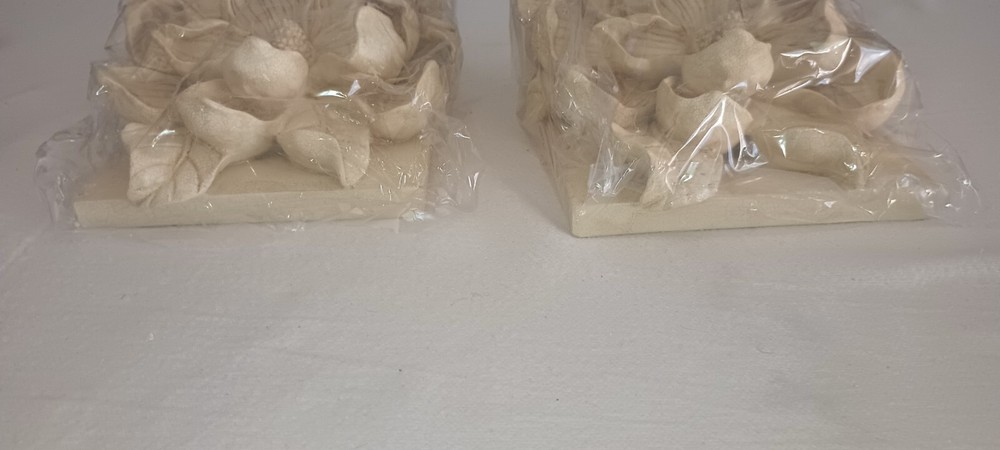 Polyresin Hand painted Magnolia Bookends