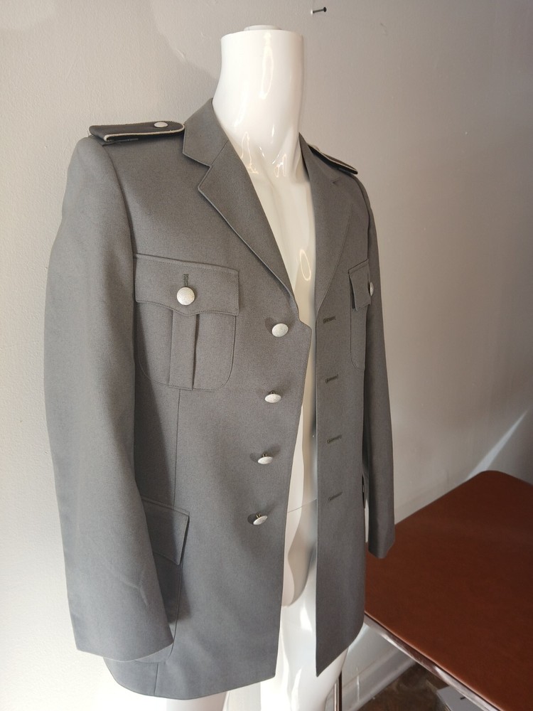 EAST GERMAN ARMY JACKET WWII, EXCELLENT CONDITION SIZE 38