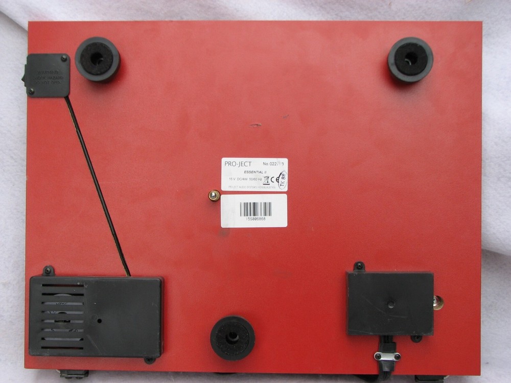 Pro Ject Essential II turntable used