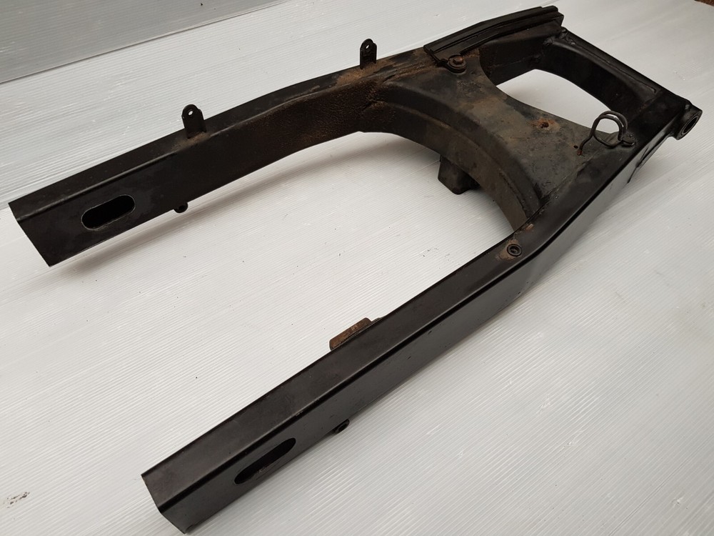 Suzuki gsr750 swingarm
