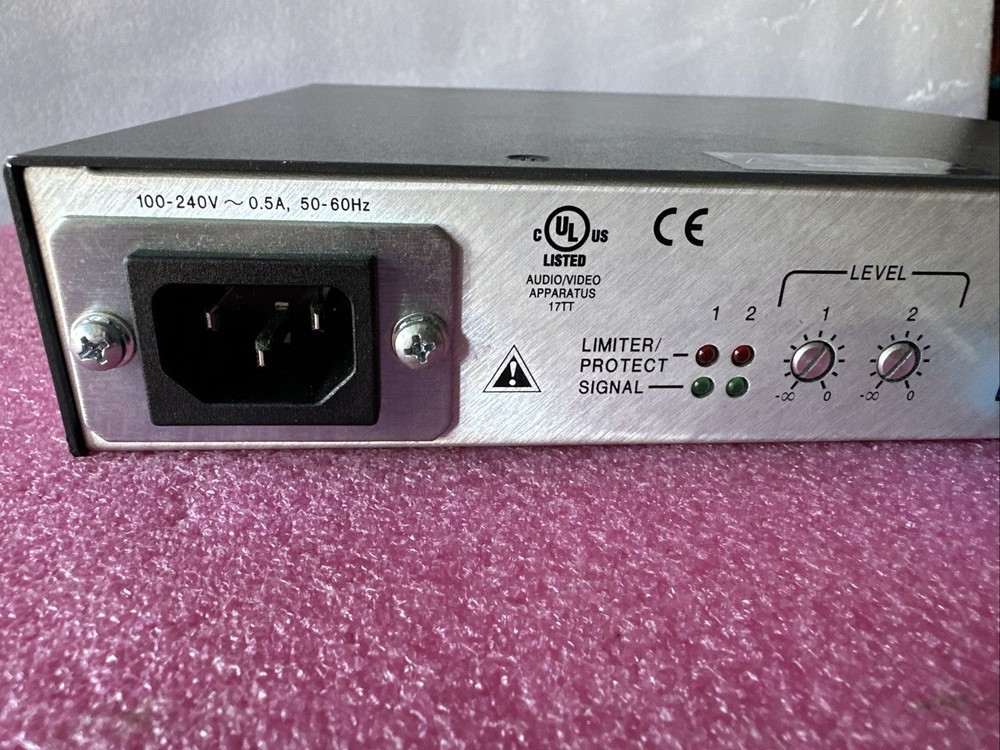 Extron XPA 1002, 100 W-PER Channel Stereo