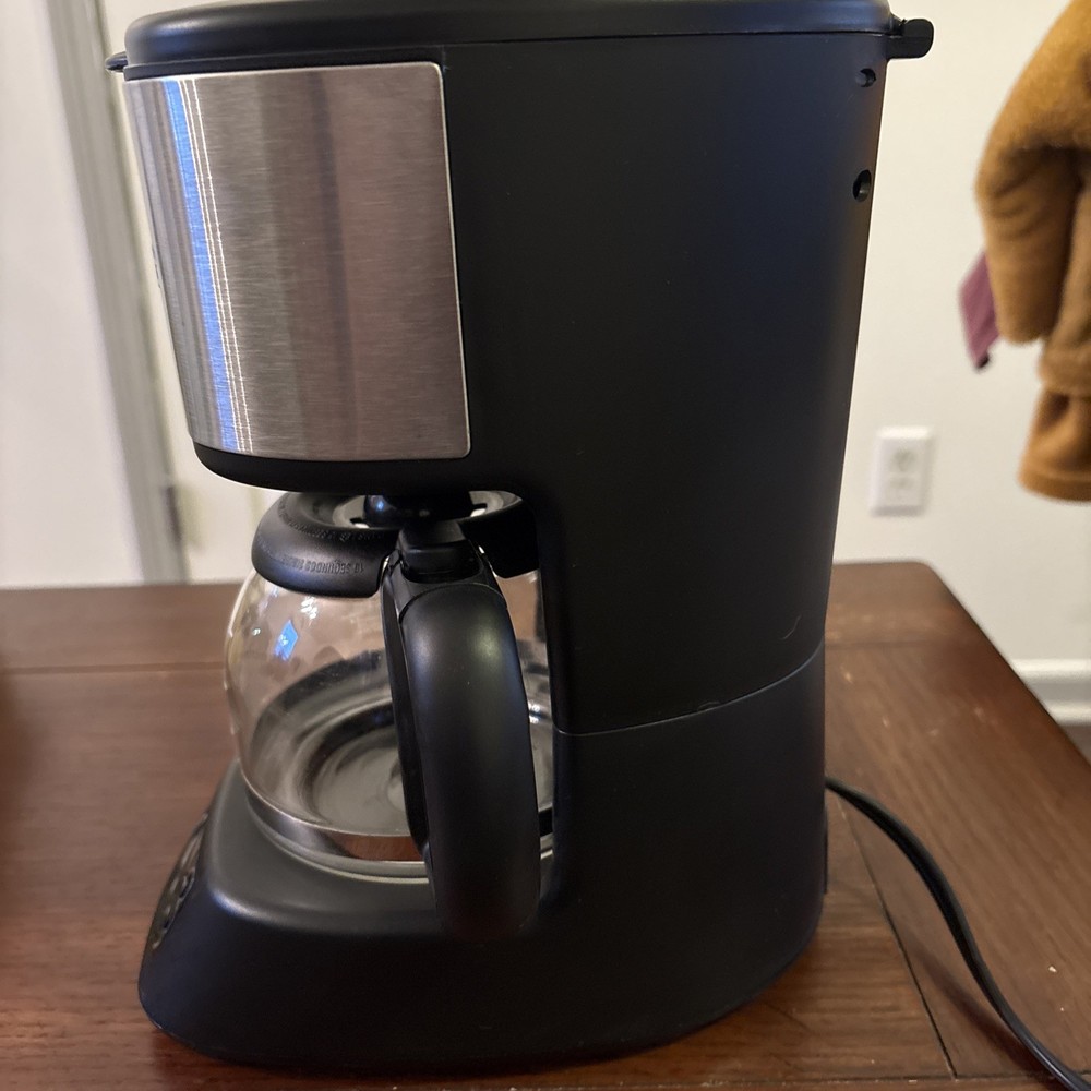 Farberware Programmable 5-Cup Filter Coffee Machine Black Silver Glass Carafe