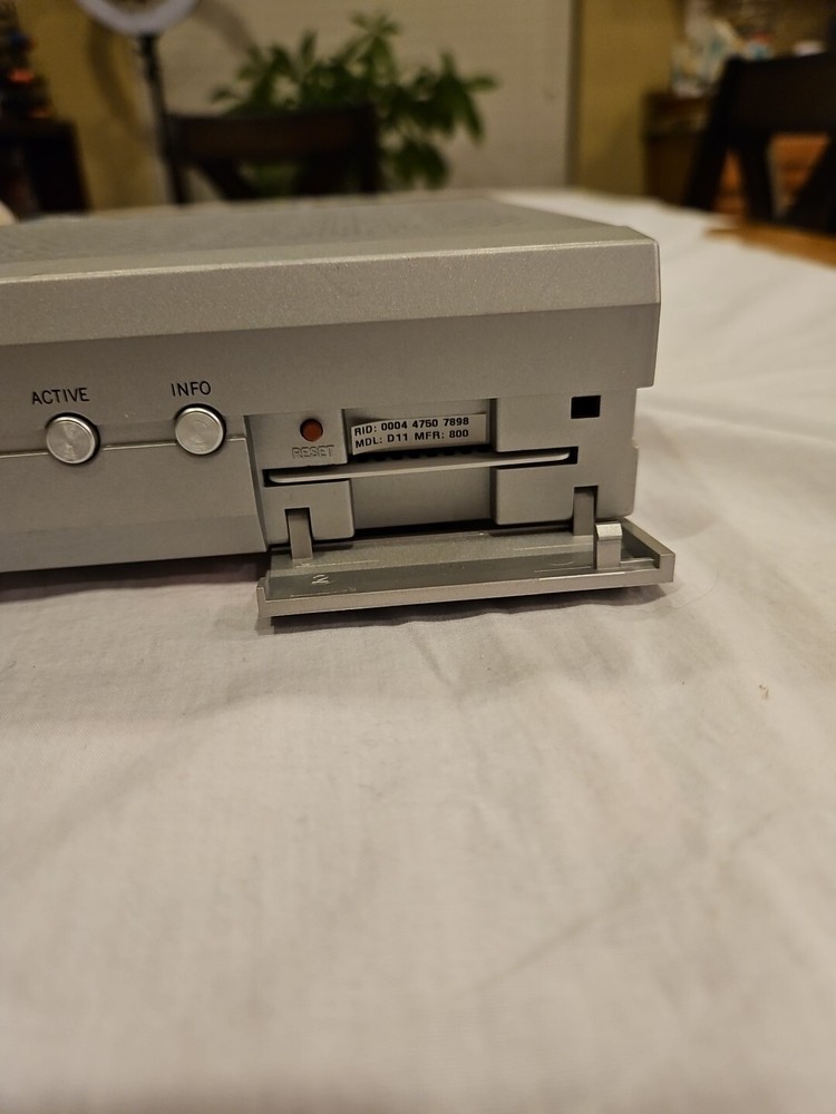Direct TV D11-100 TV Satellite Box Receiver No Remote