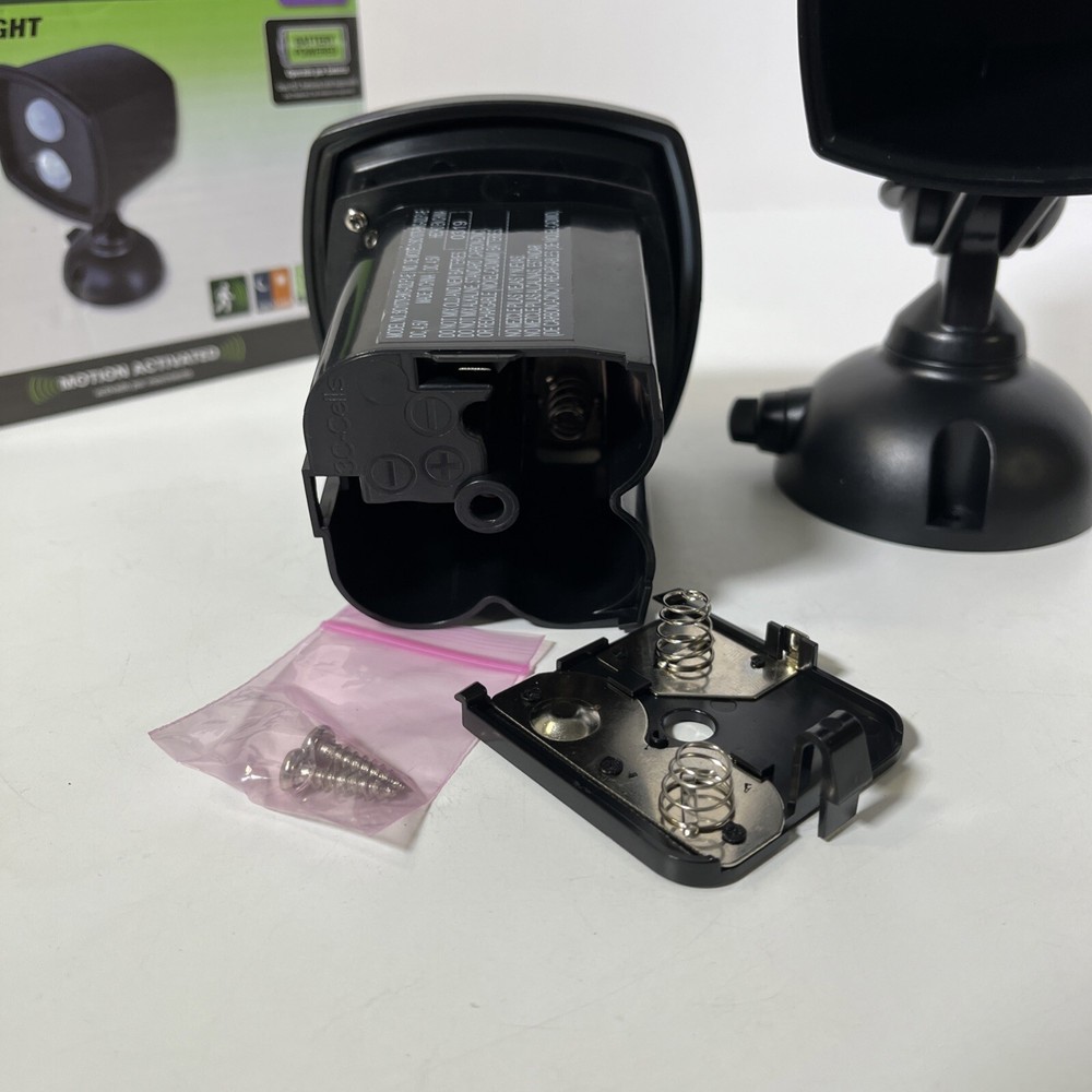ECOLIGHT LED SECURITY LIGHT MOTION ACTIVATED Adjustable Direction New Open Box