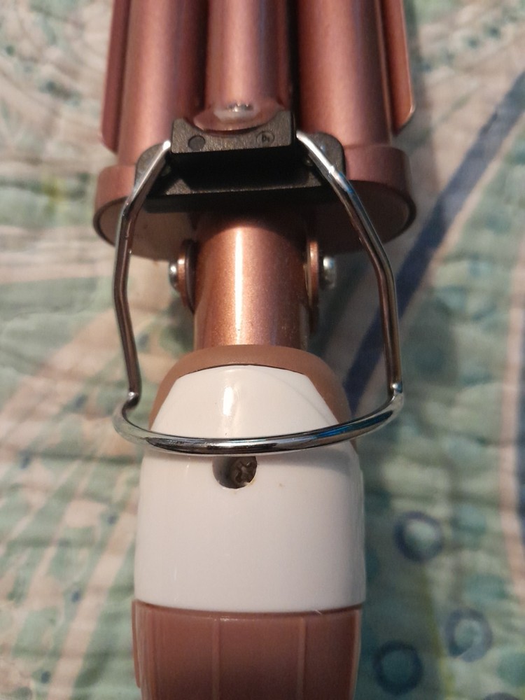 Conair Ceramic Triple Barrel Curling Iron Very Nice Preowned Working Condition