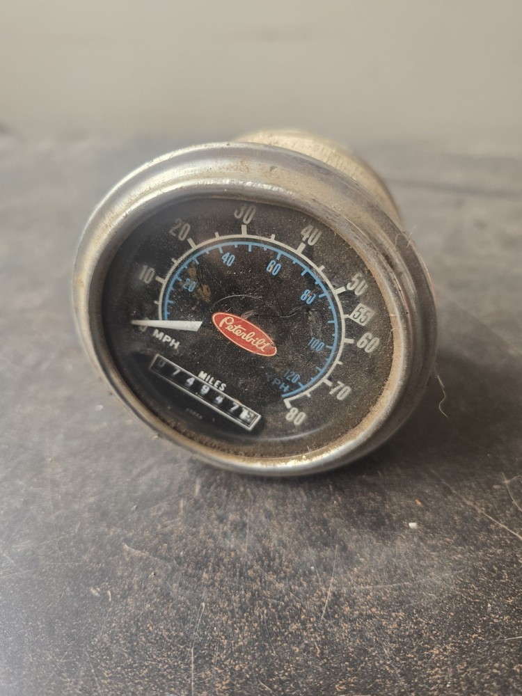 Peterbuilt 58082-47851 Speedometer Assembly