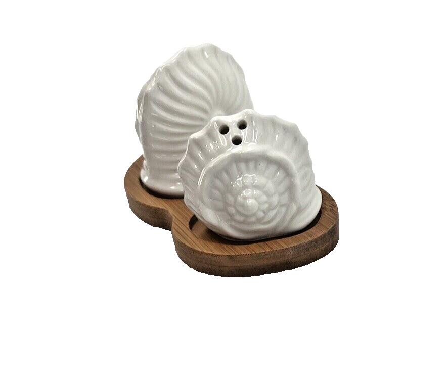 Ceramic Shells Salt & Pepper Shaker W-Wood Tray Nautical Kitchen Decor NWT