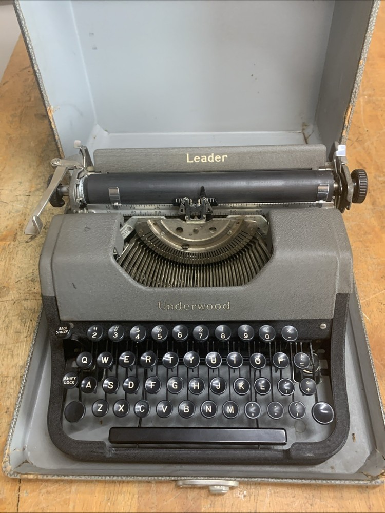 Underwood LEADER TYPEWRITER