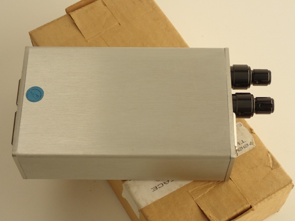 1 - RTS TWI-222-T/TWI-224 Intercom System