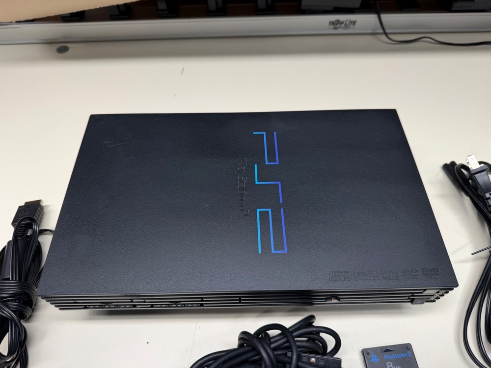 SONY PLAYSTATION 2 PS2 FAT W/CONTROLLER & CABLES FULLY FUNCTIONAL + GAME