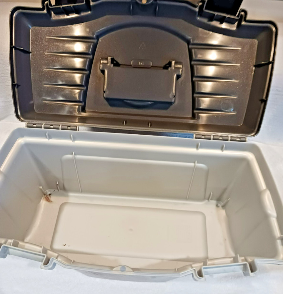Vintage Keter Toolbox Storage with Tray 19 Inch