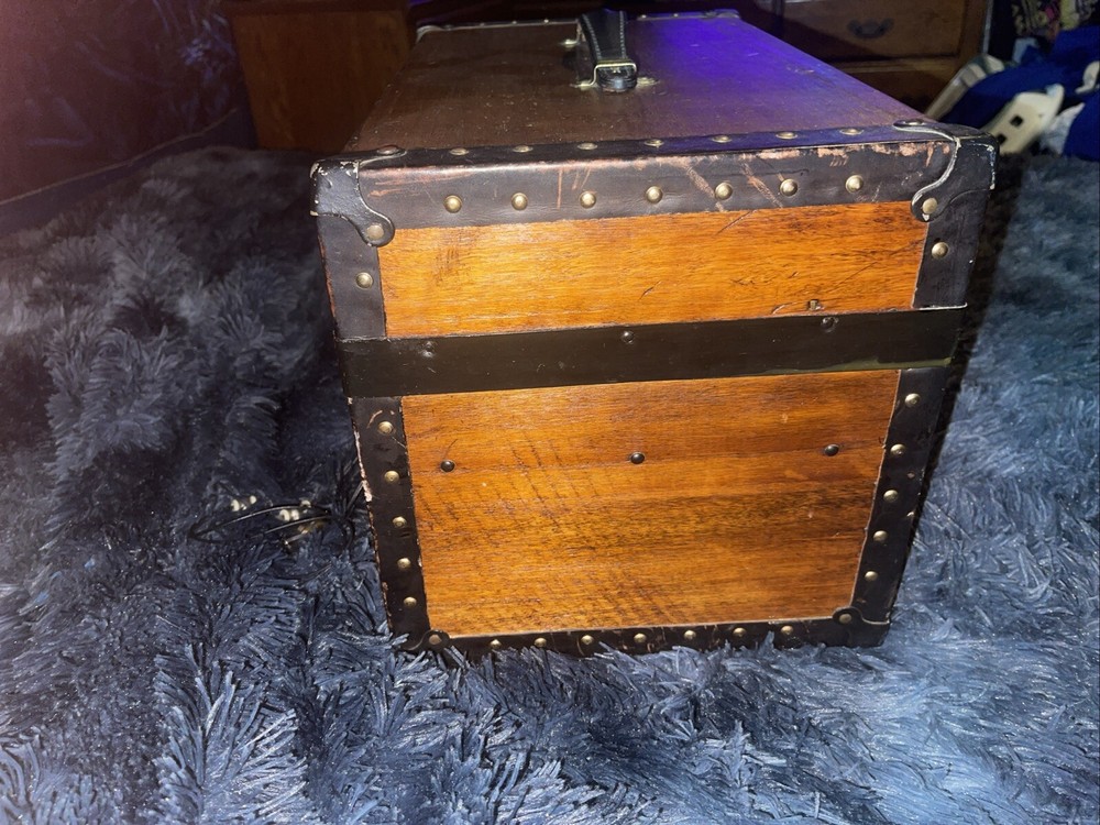 vintage trunks chests