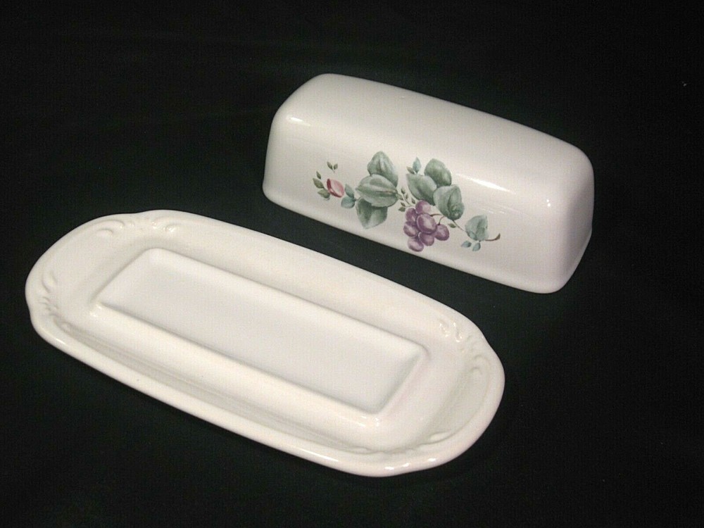 Pfaltzgraff Grapevine Butter Dish