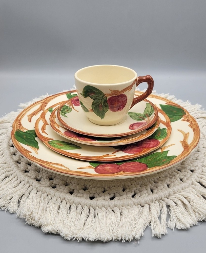 Franciscan Apple Hand Painted Stoneware Dinnerware Set 20 pieces Service for 4