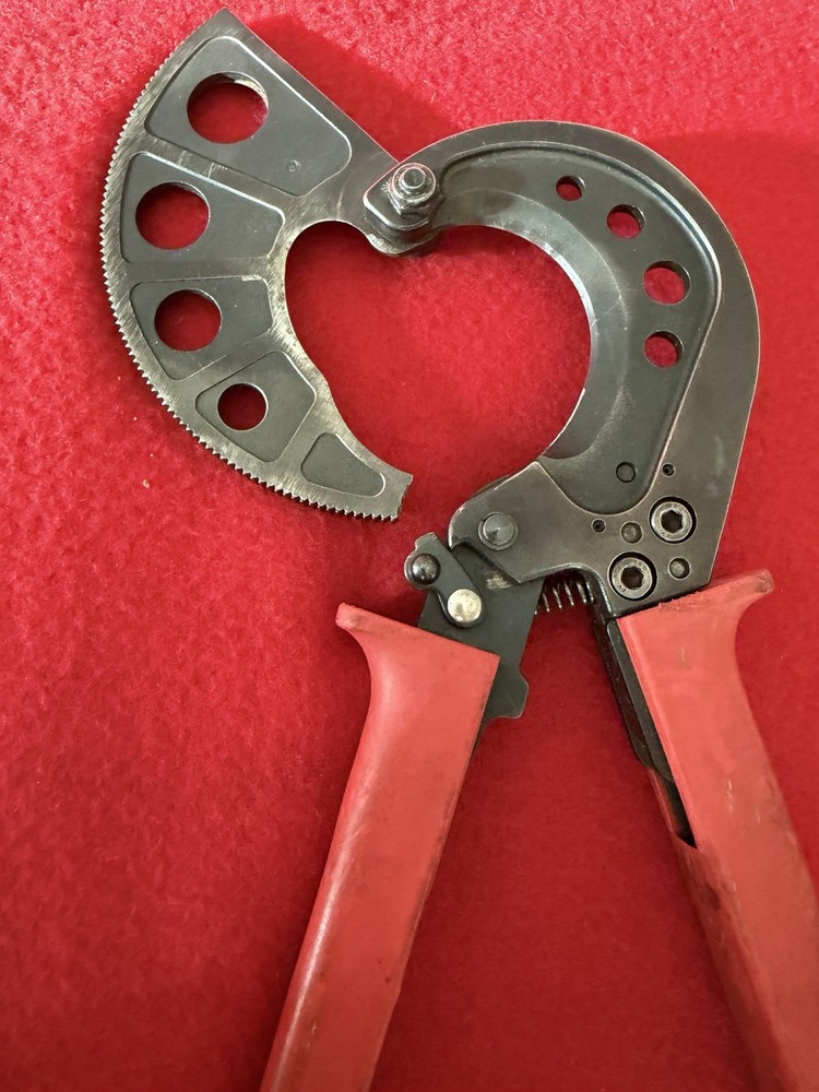 Klein Tools #63750 Ratcheting Cable Cutter (broken Tip)