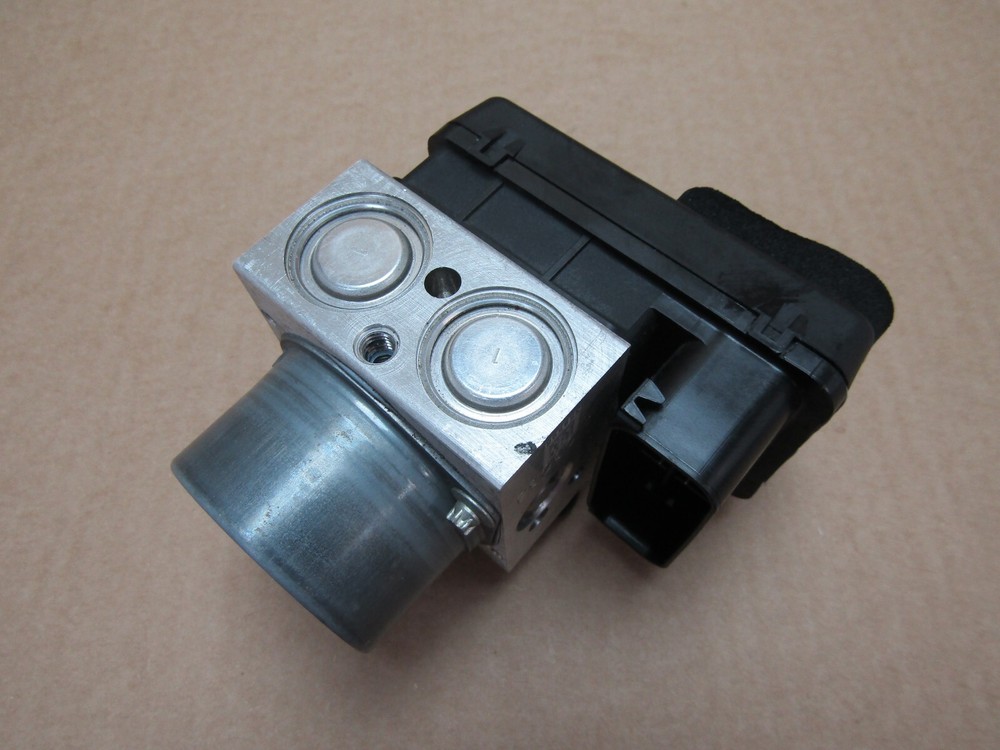 Ducati Monster 1200R 2017 ABS pump control unit module (10505)