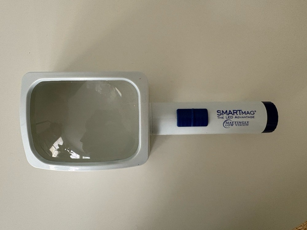 SmartMag The LED Advantage Mattingly Low Vision Hand Held Magnifier 3x/8D