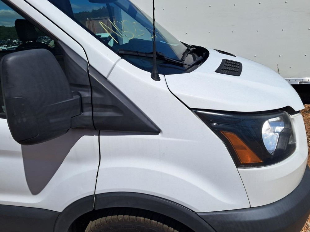 TRANSIT25 2017 Glove Box 4812348