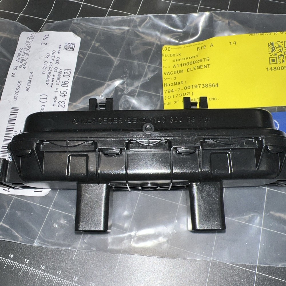 Genuine Mercedes w140 Vacuum Element trunk release handle deck lid lock actuator