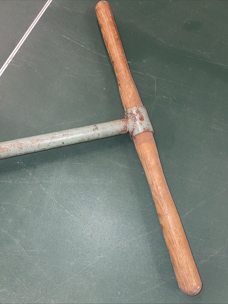 Antique Iwan Post Hole