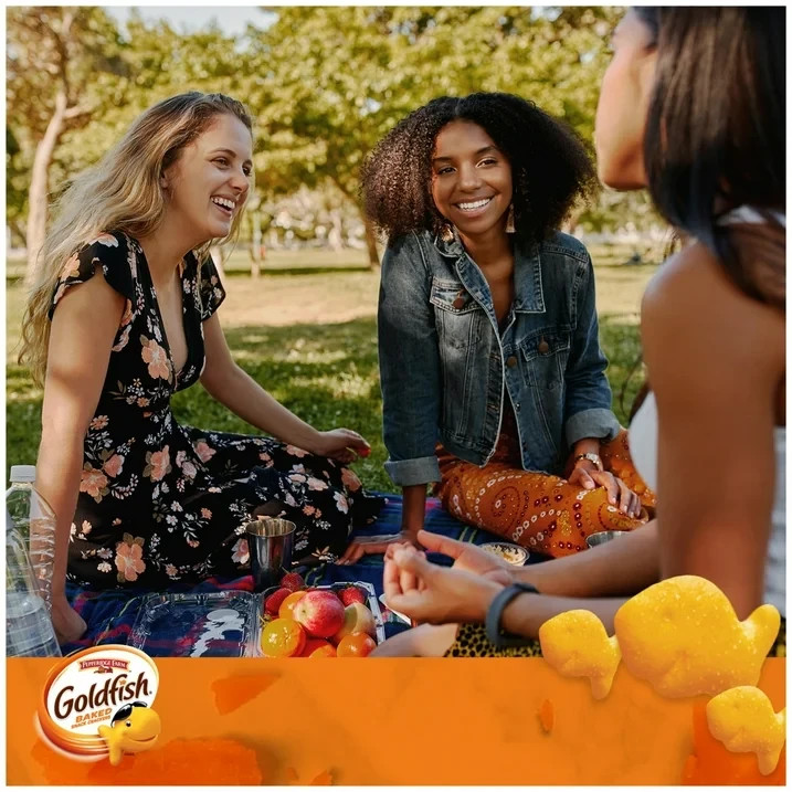 Goldfish Cheddar Cheese Crackers, Snack Packs, 1 oz, 12 Count Multi-Pack Tray