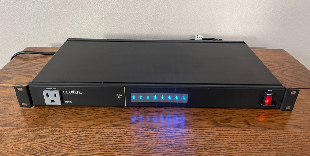 Luxul PDU 8 Power Distribution Unit 8 Controlled Outlets