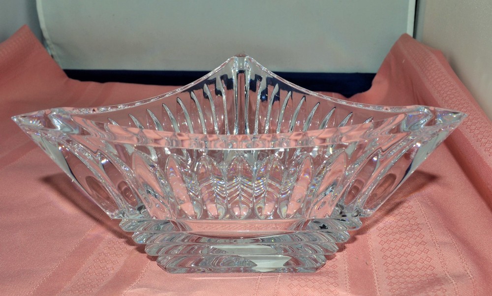 Mikasa Lead Crystal Clear Vertical/Horizontal Cut Triangle Bowl Twilight Pattern