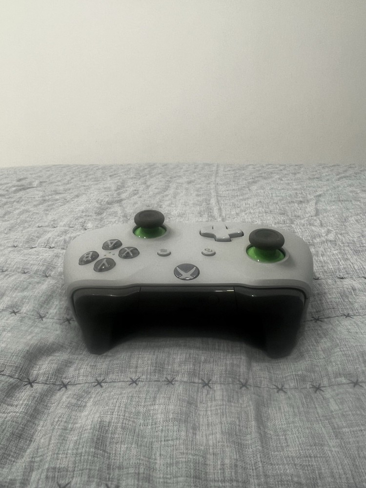 Microsoft Xbox One Black Home Console HDMI with 3 Wireless Controllers Included