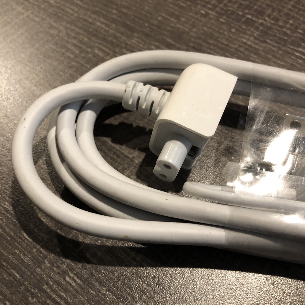 Apple Travel Adapter Kit Plug USB Phone - White - 3 prong