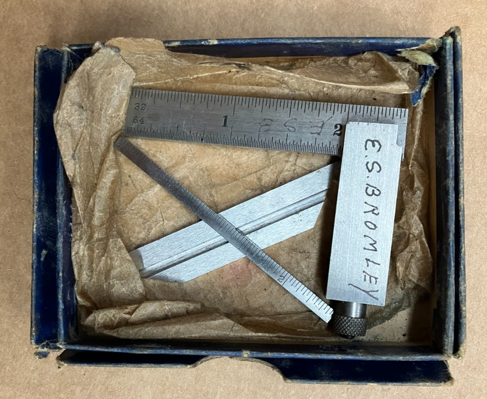 Brown & Sharpe No. 554 Adjustable Square