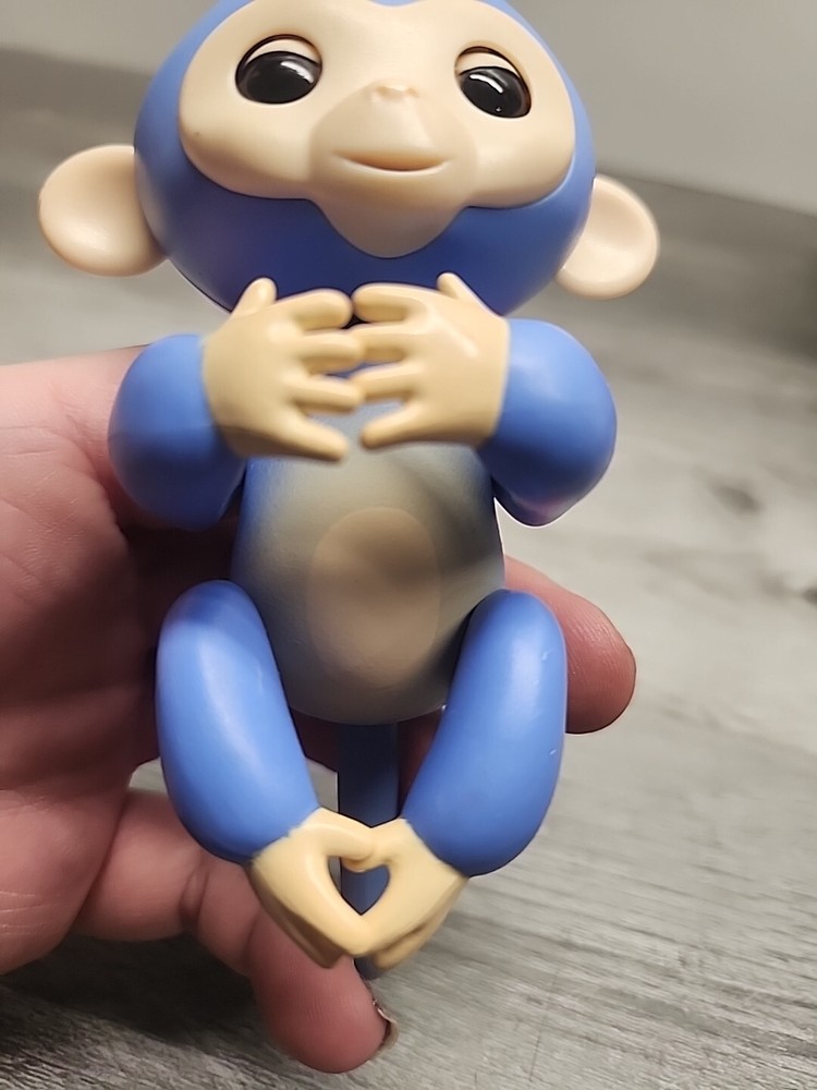 Finglering Monkey Pink Hair Works!