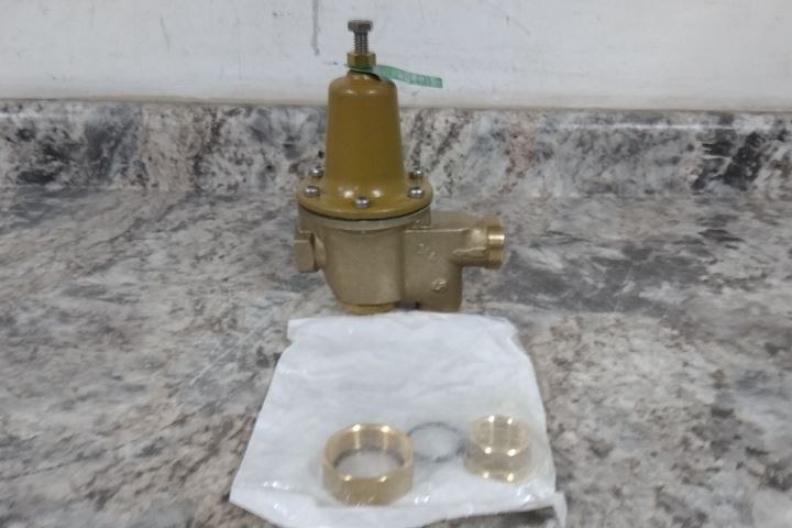 Watts 3/4 LF U5BZ3 3/4 In NPT x NPT Water Pressure Reducing Valve