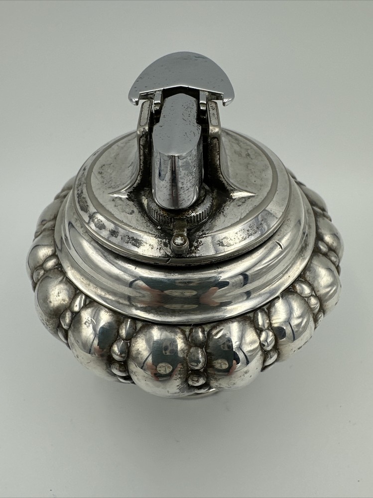 Vintage Ronson Crown Varaflame Round Table Lighter Silver Plate