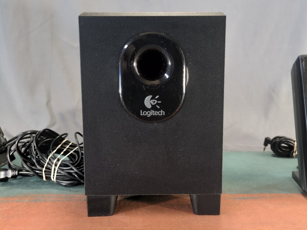 Logitech X-240 Computer PC Speakers with Subwoofer System 2.1 TESTED