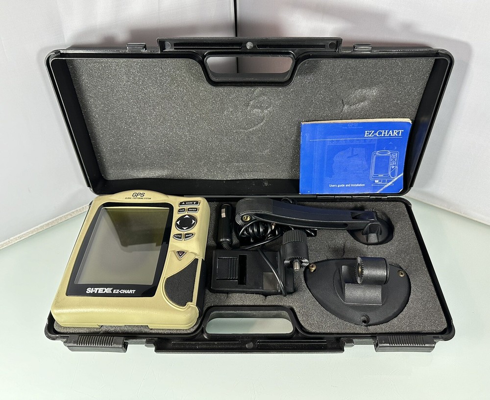 Si-Tex EZ-Chart GPS Chartplotter 5.5” Built In World Map w/ Case *Screen Burn*