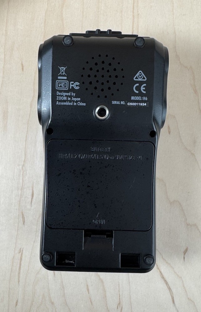 Zoom H6 Handheld Digital Recorder XLR In USB Interface Battery-Powered