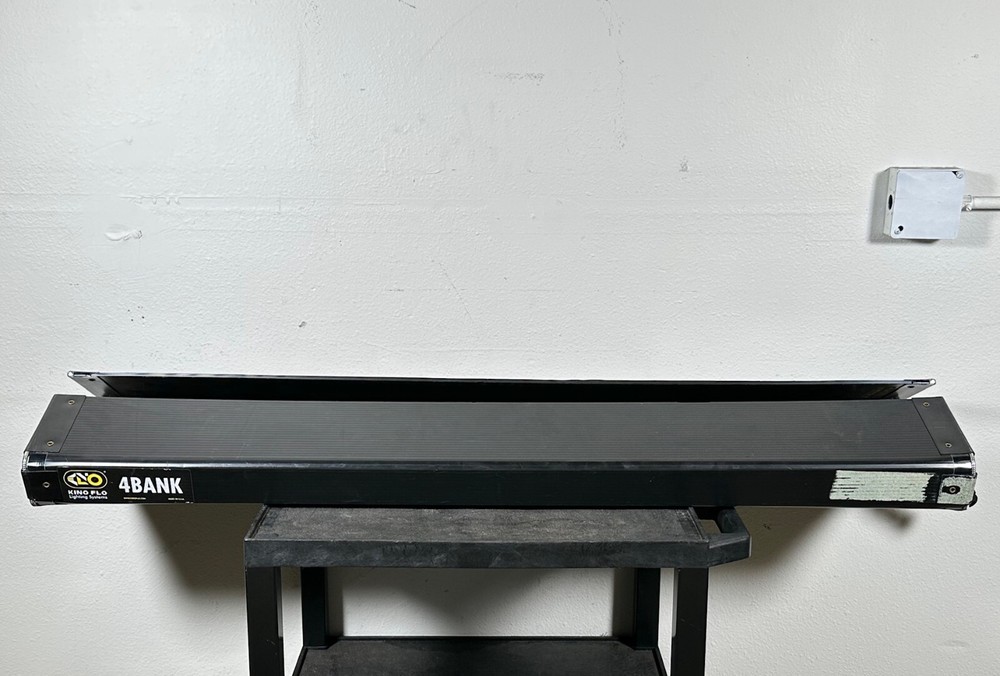 KINO FLO FIX-4804 1-LIGHT KIT: 4ft, w/ 4 Bank Select & Head Cable