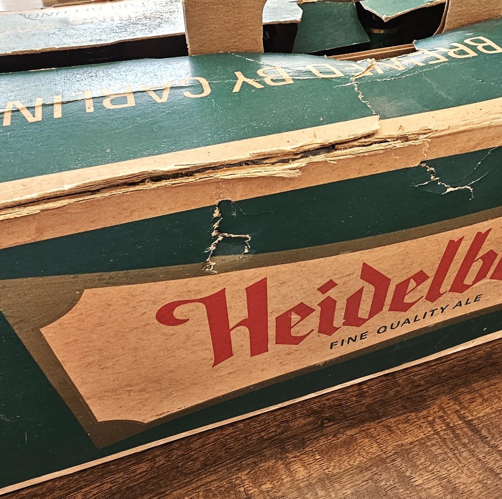 VTG 12 Empty Heidelberg Beer Bottles with Carry Case