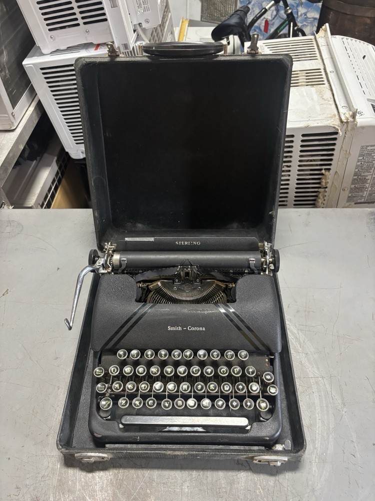 Smith-Corona Sterling Typewriter - Black