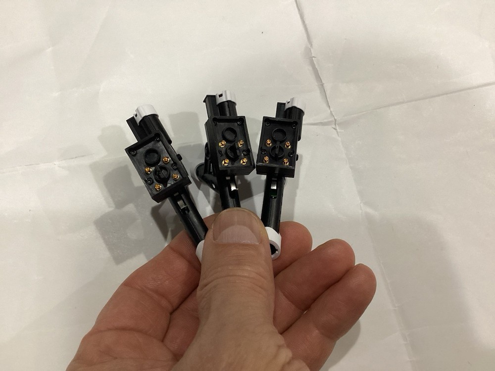 Parrot Fun Mambo Camera Accessory (3)- Cannon / (2) - Grabber / (1)- Hull