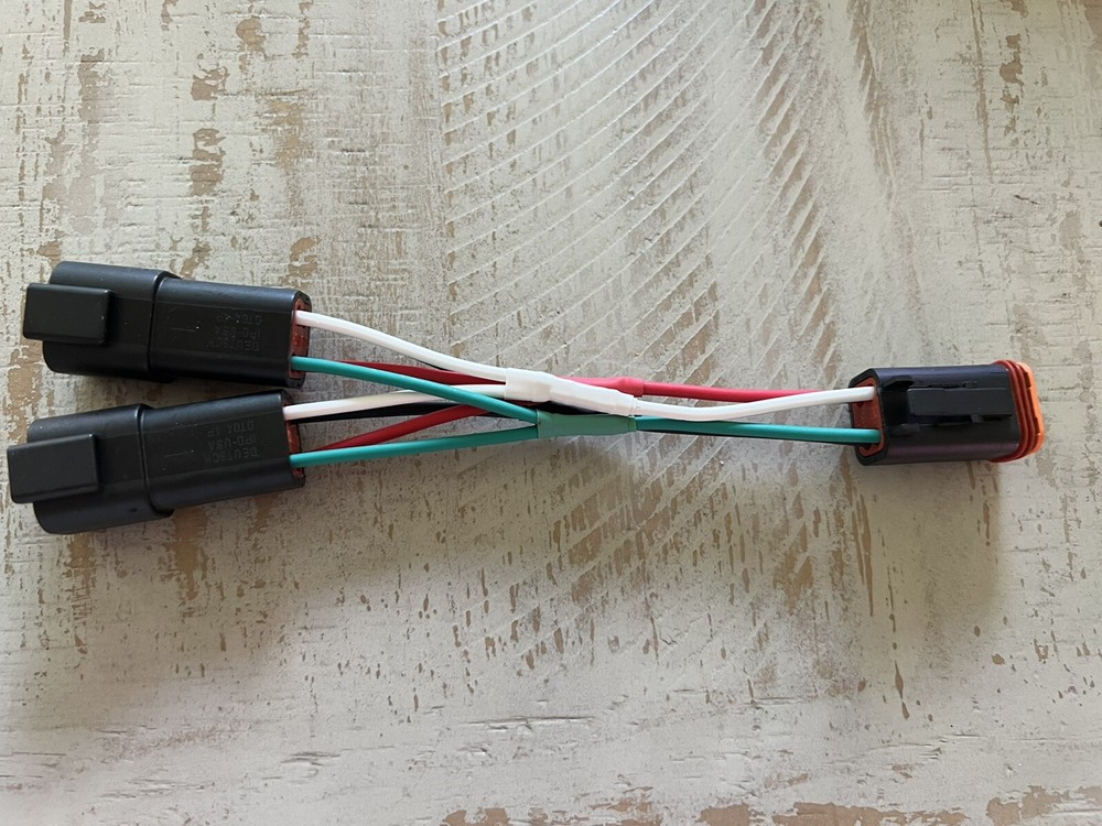 DT Deutsch Y-split 4 Port Cable 4 Pin Double Output