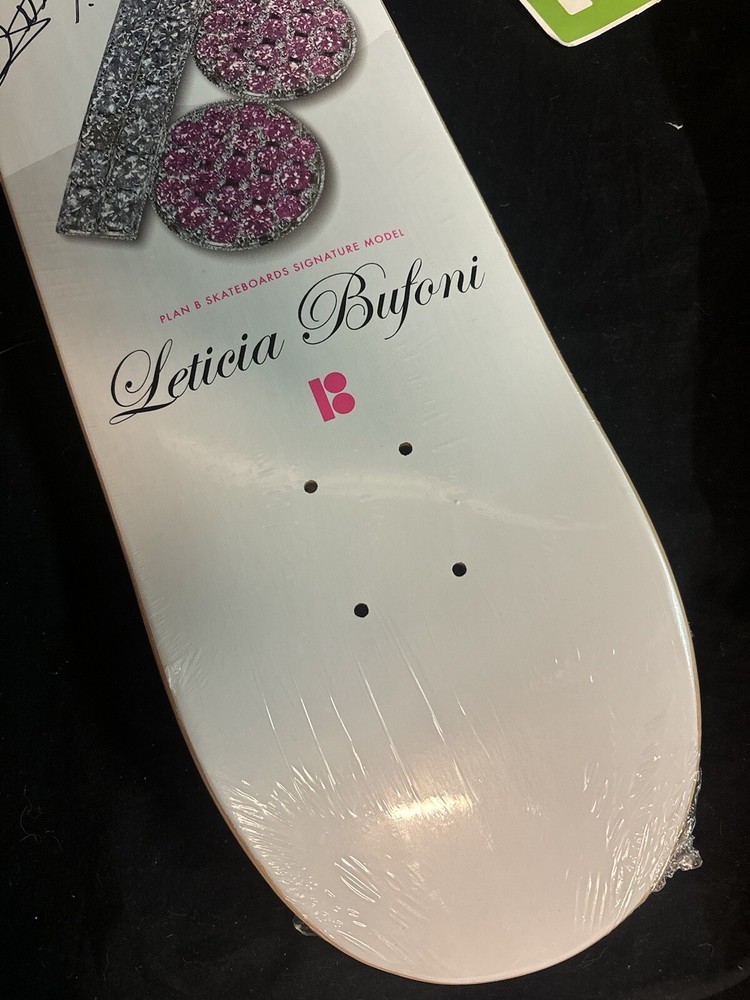 RARE SIGNED Leticia Bufoni PLAN B Skateboard Deck First Edition Chain AUTOGRAPH